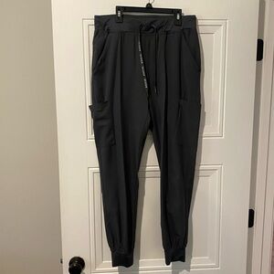 Med Couture Women’s Pewter joggers medium scrub pants